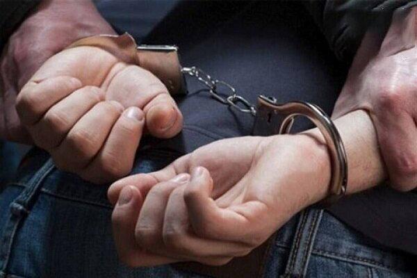 دستبند پلیس بر دستان کلاهبرداران هزارچهره دستبند پلیس بر دستان کلاهبرداران هزارچهره
